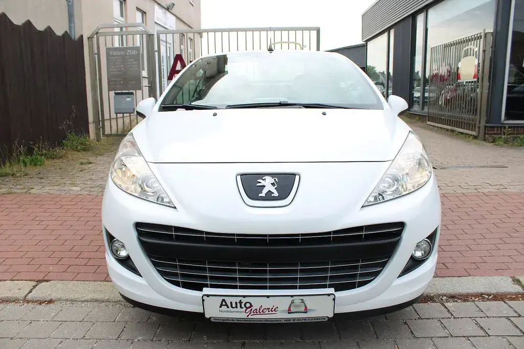 Gebraucht Peugeot 207 CC Active 120 PS (88 kW) 2012 Weiß Cabrio
