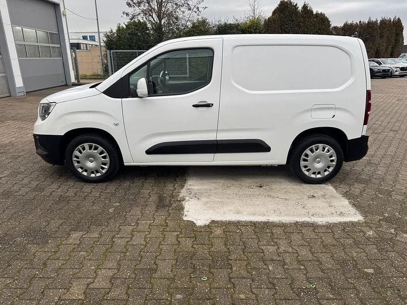 Gebraucht Opel Combo Selection 102 PS (75 kW) 2019 Weiß Van / Kleinbus