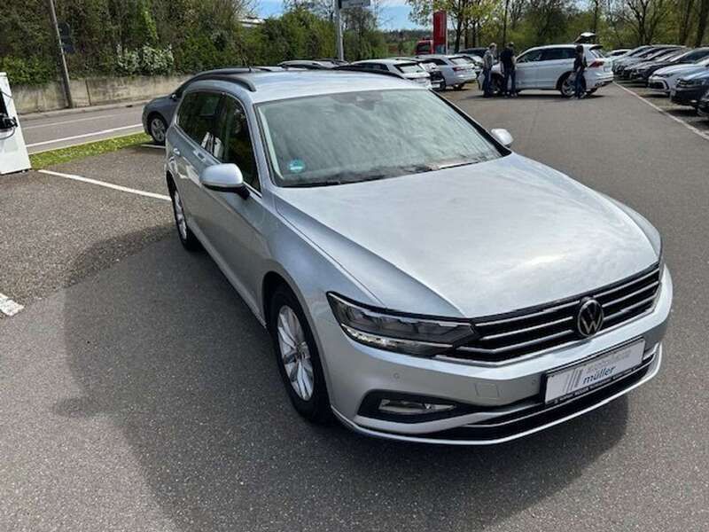 Reflexsilber metallic Gebraucht 2021 VW Passat Pro Kombi | 16.833 € (Guter Preis) - Bild 1/4