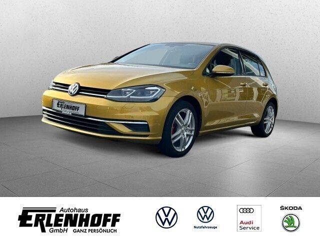 Gelb Gebraucht 2017 VW Golf VII Sound Limousine | 15.990 € (Teuer) - Bild 1/4