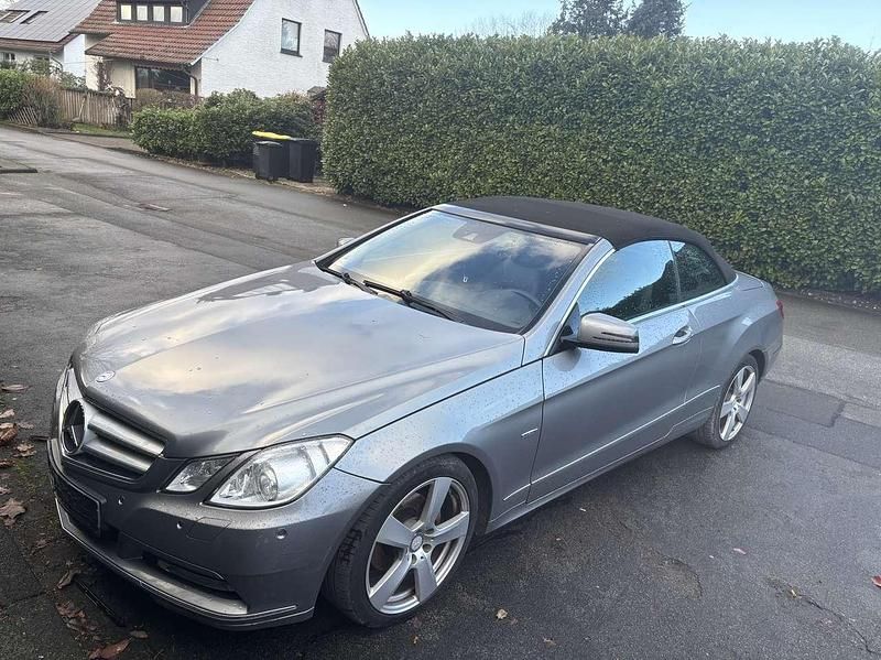 Gebraucht Mercedes E220 Avantgarde 170 PS (125 kW) 2011 Cabrio