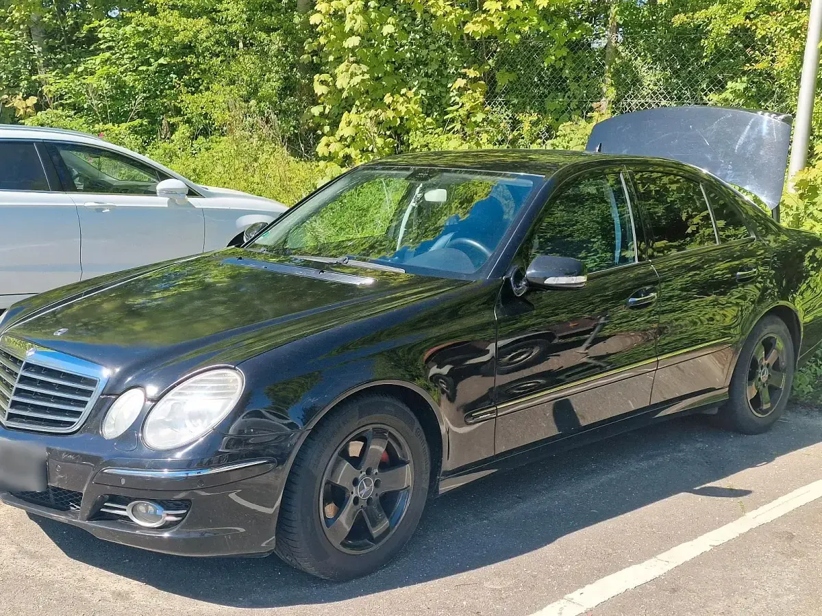 Gebraucht Mercedes E280 190 PS (139 kW) 2006 Schwarz Limousine