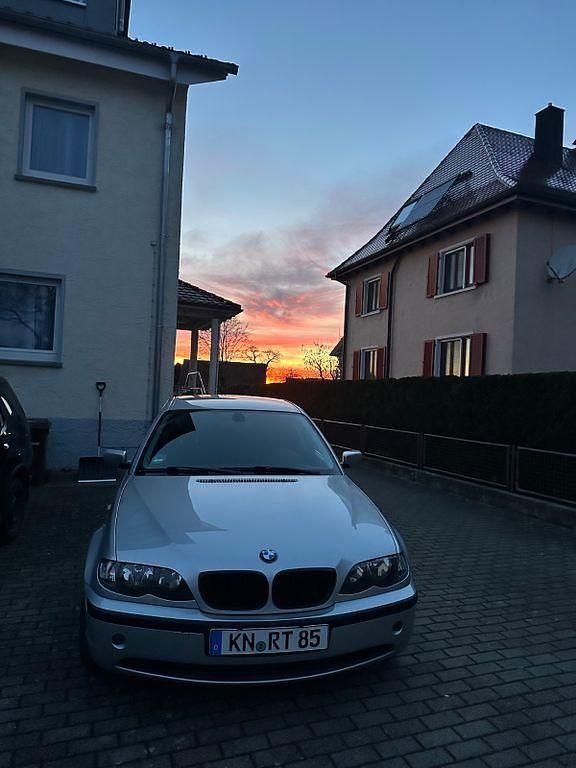 Gebraucht BMW 318 143 PS (105 kW) 2003 Silber Limousine