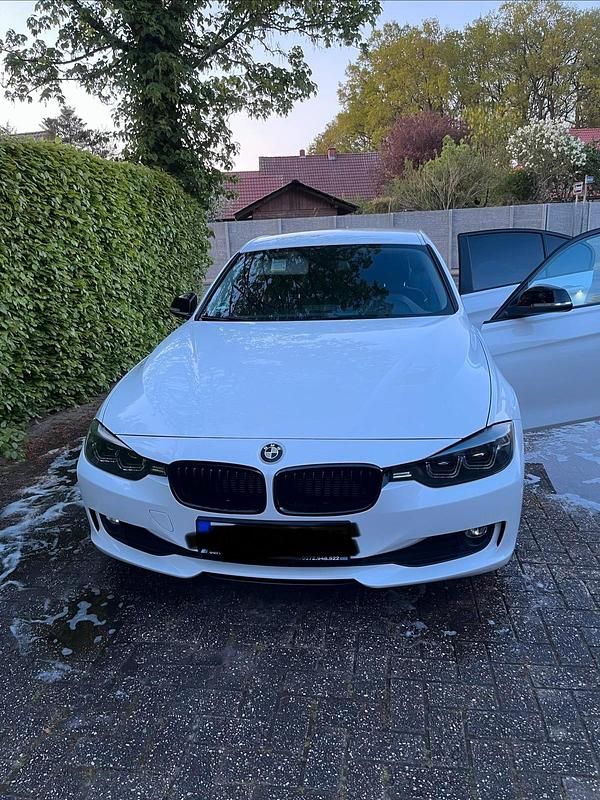 Gebraucht BMW 316 116 PS (85 kW) 2012 Weiß Limousine