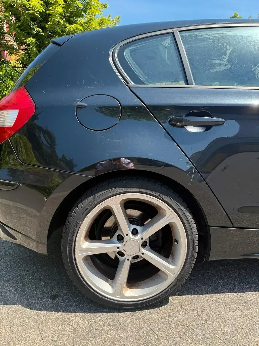 Gebraucht BMW 116 115 PS (84 kW) 2007 Schwarz Kleinwagen