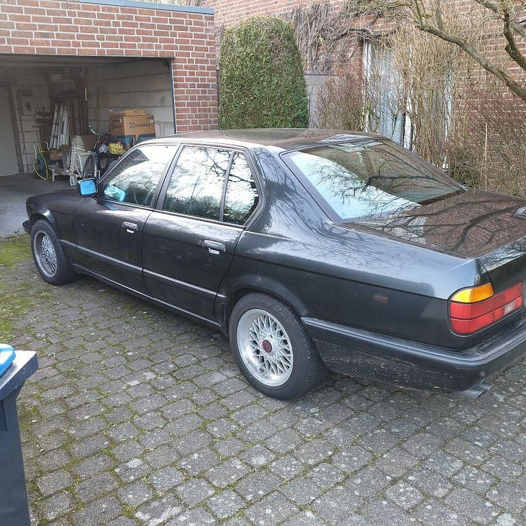 Gebraucht BMW 730 218 PS (160 kW) 1992 Schwarz Limousine