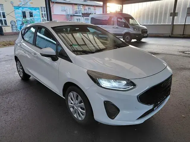 Gebraucht Ford Fiesta Cool & Connect 75 PS (55 kW) 2022 Weiß Limousine