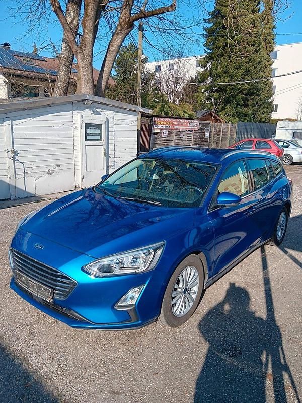 Gebraucht Ford Focus Titanium 120 PS (88 kW) 2019 Blau Kombi