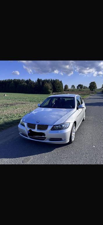 Silber Gebraucht 2008 BMW 335 Limousine | 18.500 € (Fairer Preis) - Bild 1/4