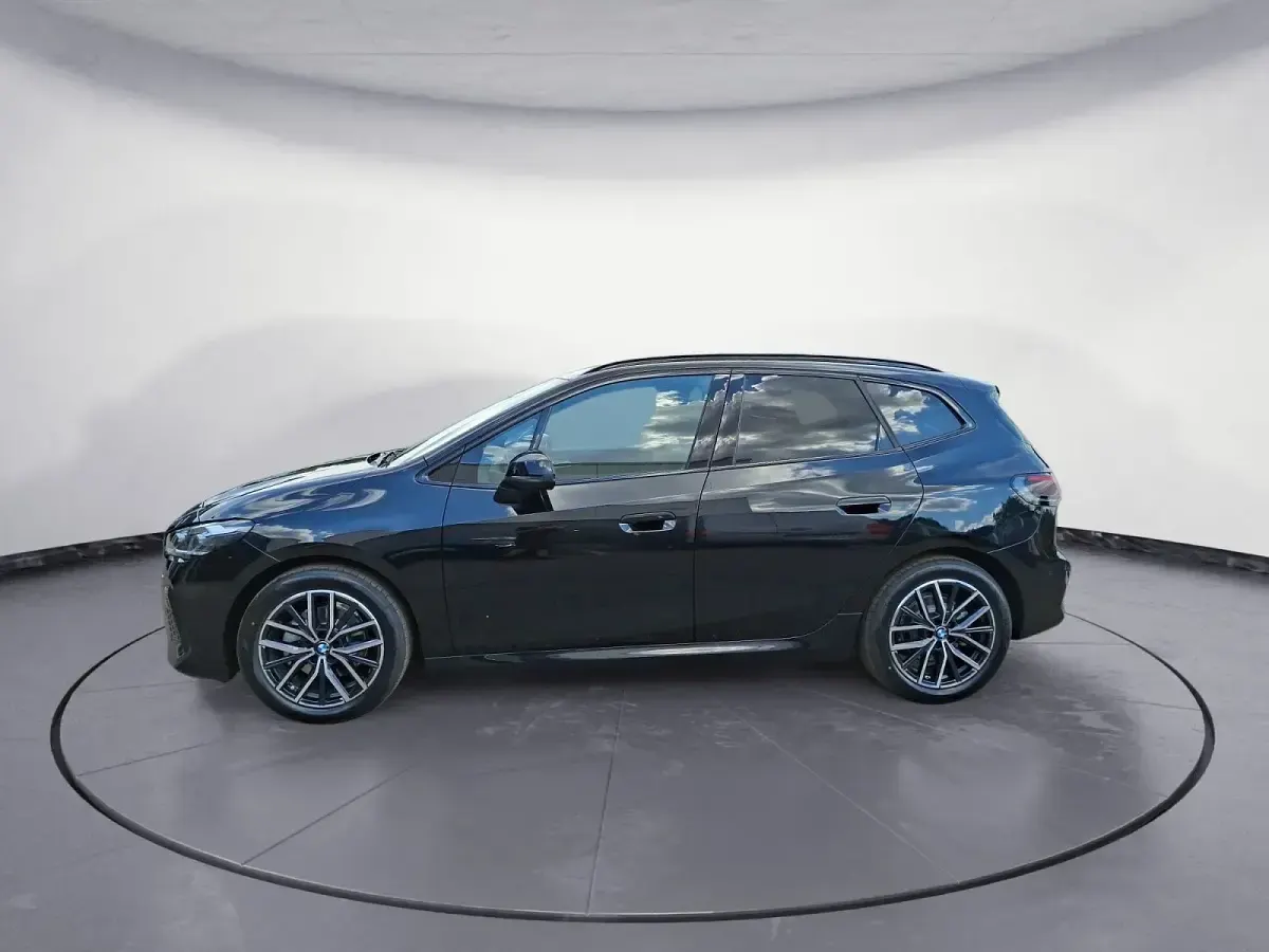 Gebraucht BMW 220 Active Tourer M Sport 170 PS (125 kW) 2026 Van / Kleinbus