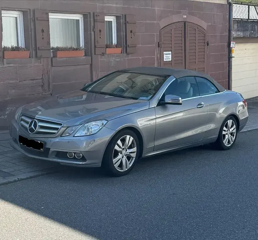 Gebraucht Mercedes E250 204 PS (150 kW) 2011 Silber Cabrio