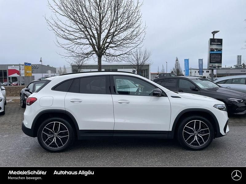 Gebraucht Mercedes EQA300 AMG 167 kW (228 PS) 2022 Weiß SUV
