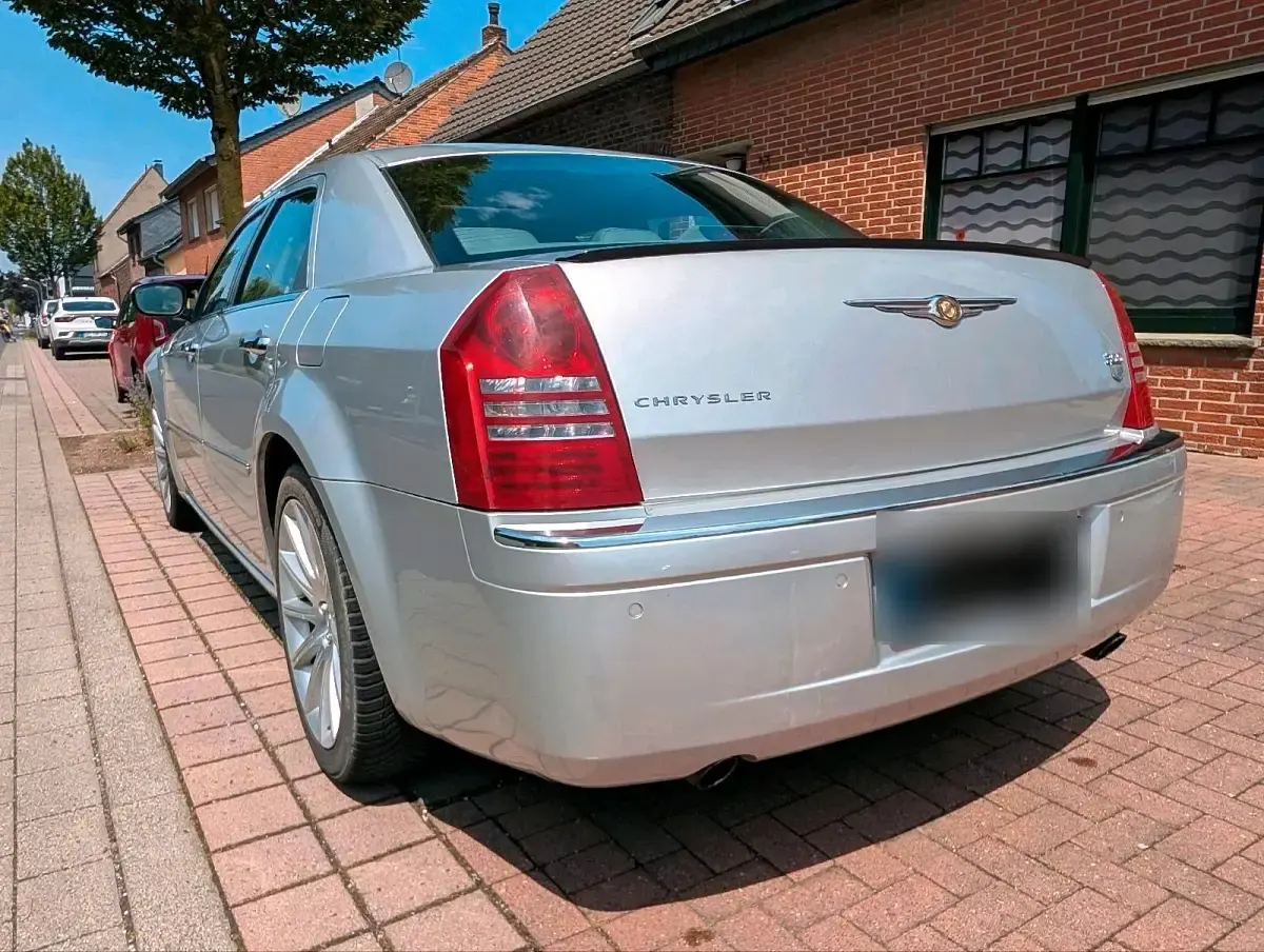 Gebraucht Chrysler 300C 340 PS (250 kW) 2005 Silber Limousine
