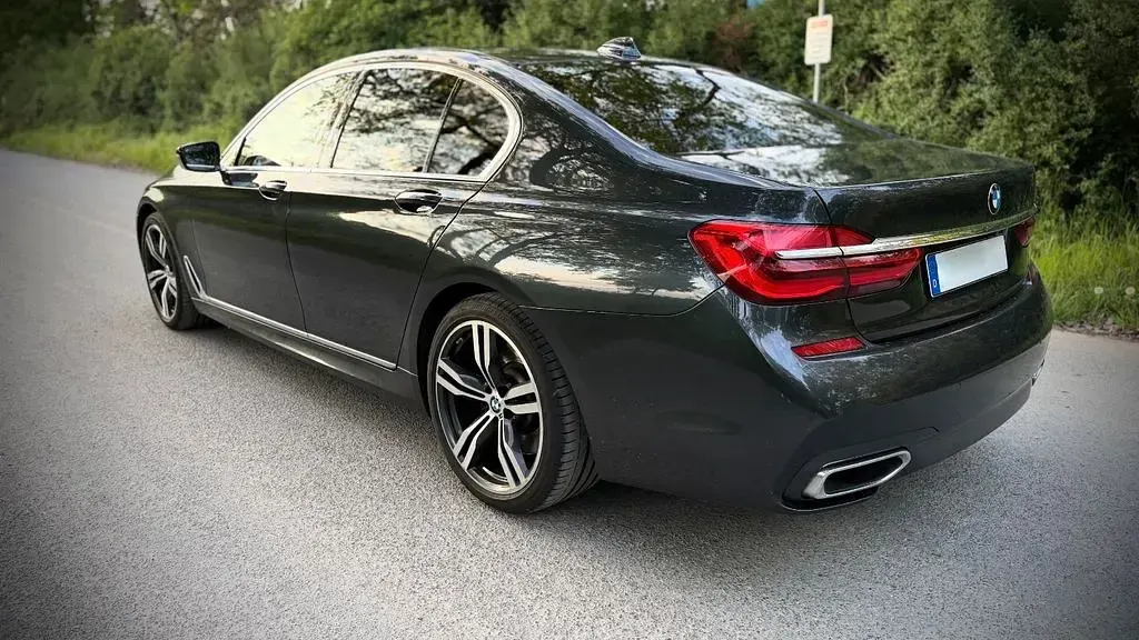 Gebraucht BMW 750 Performance 400 PS (294 kW) 2018 Schwarz Limousine