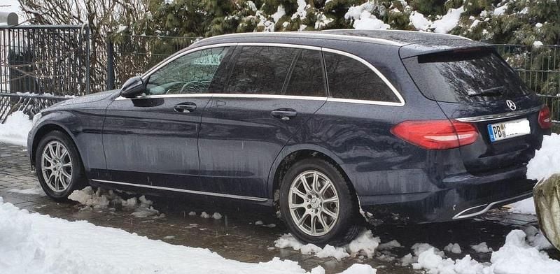 Gebraucht Mercedes C220 170 PS (125 kW) 2017 Blau Limousine