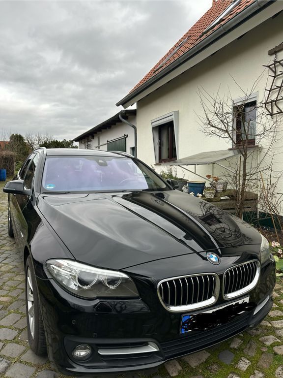 Schwarz Gebraucht 2016 BMW 520 Sport Line Kombi | 14.300 € (Fairer Preis) - Bild 1/4