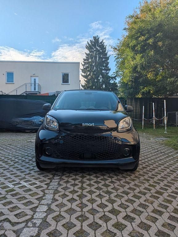 Schwarz Gebraucht 2021 Smart ForTwo Electric Drive Coupé | 8.900 € (Guter Preis) - Bild 1/4