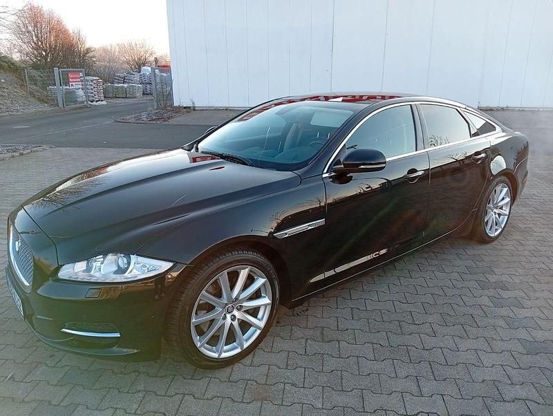Gebraucht Jaguar XJ Premium Luxury 275 PS (202 kW) 2012 Schwarz Limousine