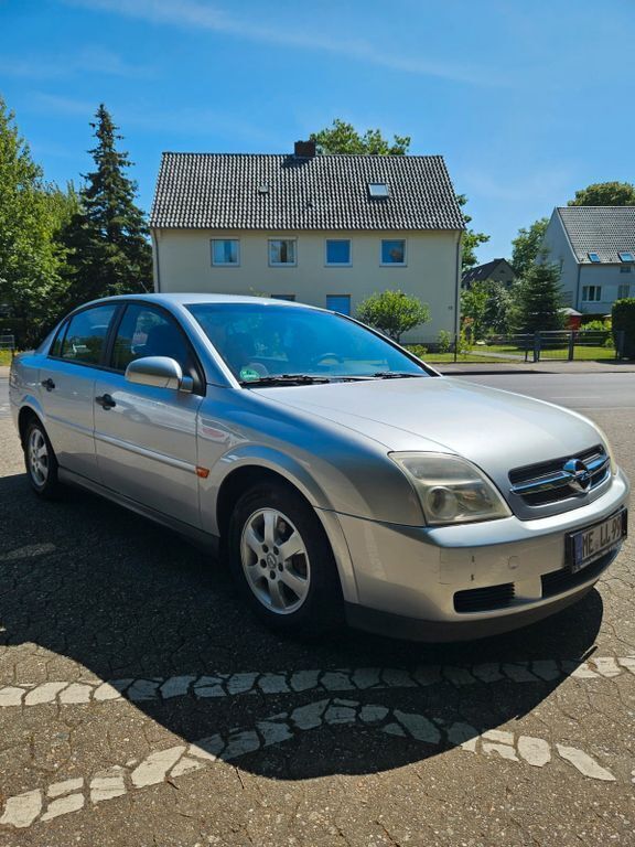 Silber Gebraucht 2002 Opel Vectra Limousine | 1.900 € (Etwas zu teuer) - Bild 1/4