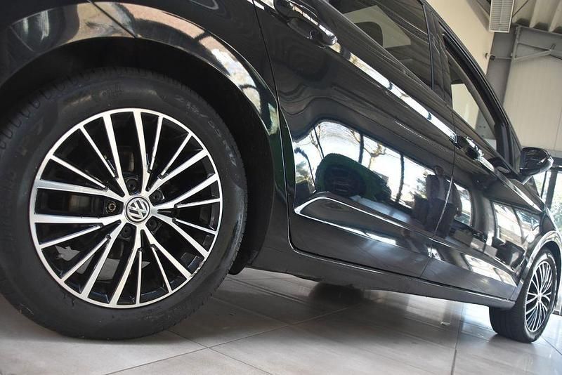 Gebraucht VW Touran Comfortline 150 PS (110 kW) 2017 Schwarz metallic Van / Kleinbus