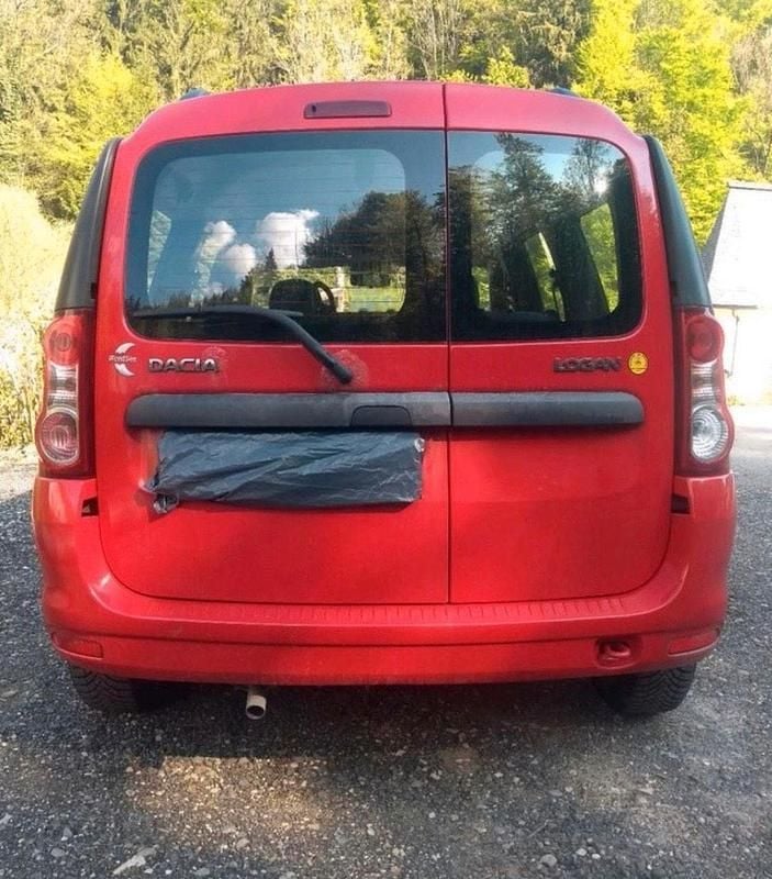 Second-hand Dacia Logan 105 CP (77 kW) 2011 Roșu Break