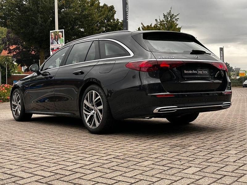 Gebraucht Mercedes E300 Avantgarde 313 PS (230 kW) 2024 Grau Kombi