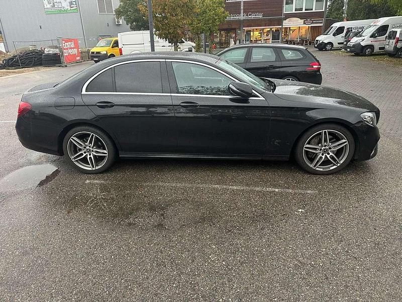 Gebraucht 2019 Mercedes E200 Limousine | 23.500 € (Fairer Preis) - Bild 1/4
