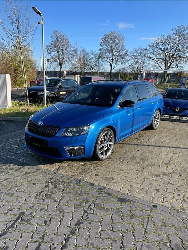 Blau Gebraucht 2016 Skoda Octavia RS Kombi | 15.999 € - Bild 1/4