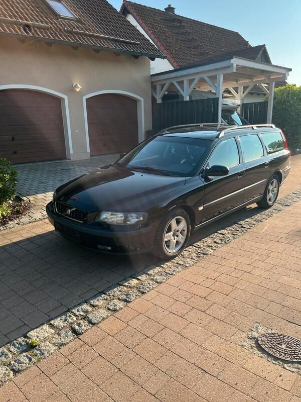 Schwarz Gebraucht 2000 Volvo V70 Kombi | 6.599 € - Bild 1/4