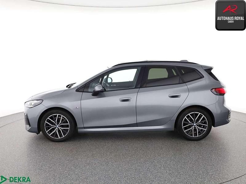 Gebraucht BMW 220 Active Tourer M Sport 170 PS (125 kW) 2022 Skyscraper grau Van / Kleinbus