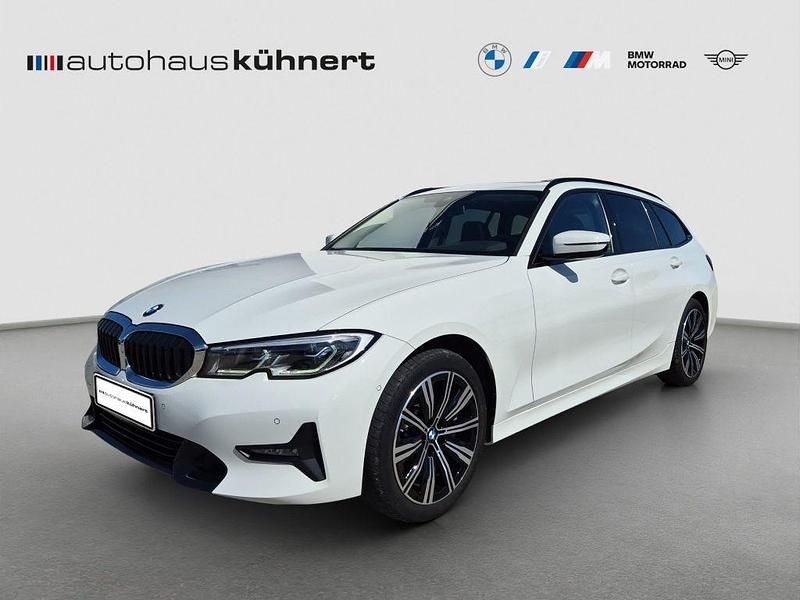 Alpinweiss iii Gebraucht 2022 BMW 330 Sport Line Limousine | 34.885 € (Fairer Preis) - Bild 1/4