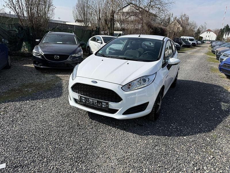 Gebraucht Ford Fiesta Trend 60 PS (44 kW) 2016 Weiß Kleinwagen
