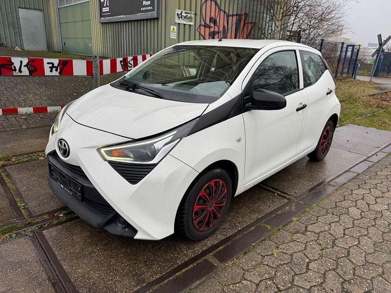 Weiß Gebraucht 2021 Toyota Aygo Kleinwagen | 7.650 € (Guter Preis) - Bild 1/4