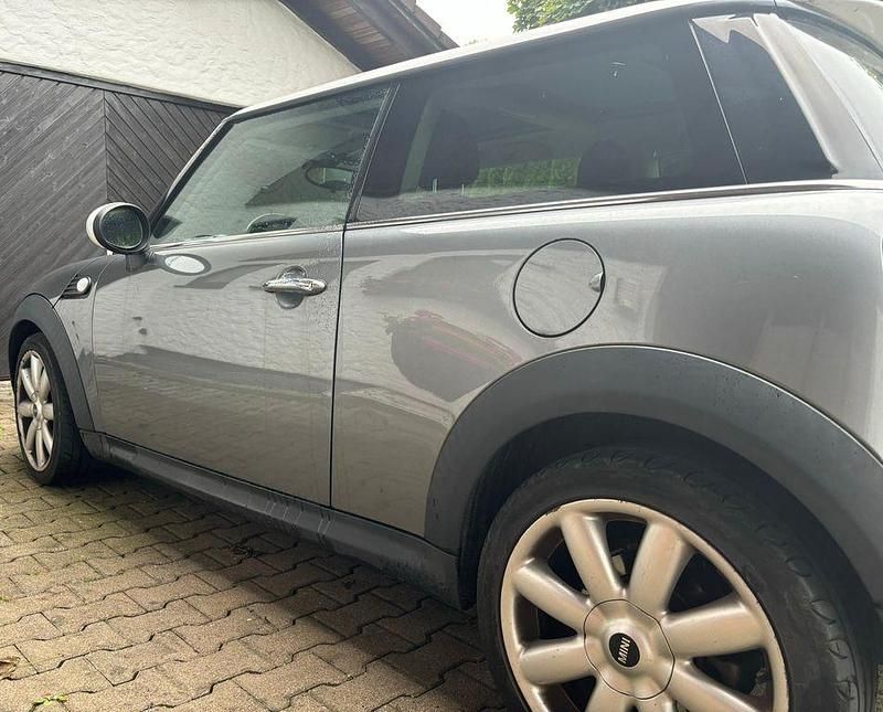 Grau Gebraucht 2010 Mini Cooper Kleinwagen | 3.500 € (Superpreis) - Bild 1/4