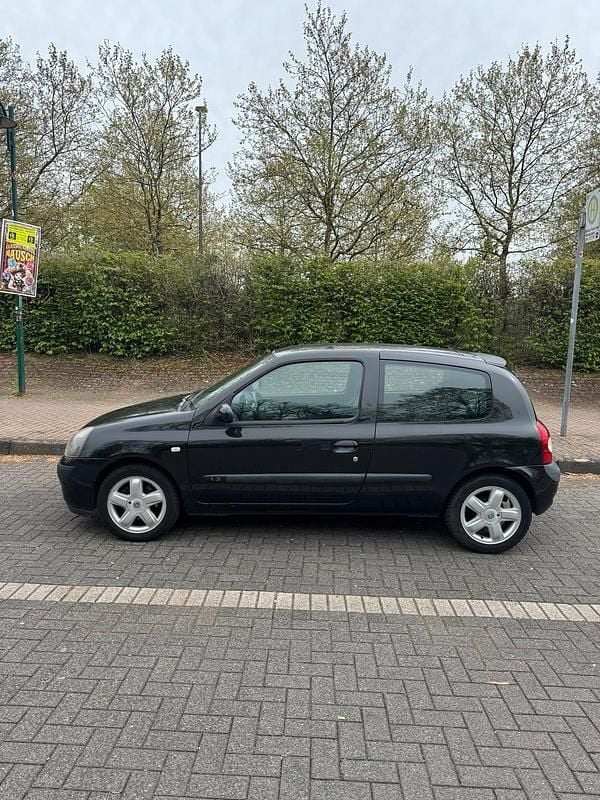 Gebraucht Renault Clio II 75 PS (55 kW) 2003 Schwarz Kleinwagen