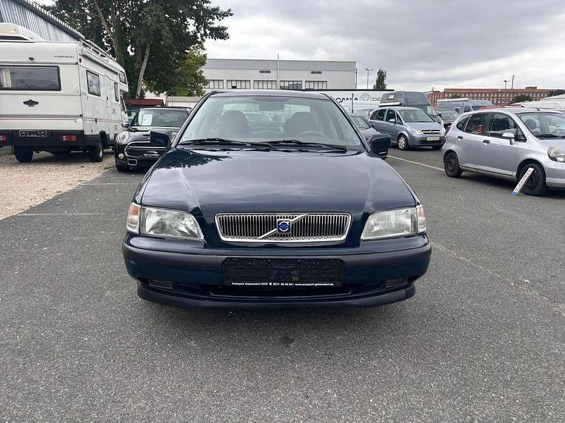 Blau Gebraucht 2000 Volvo S40 Limousine | 2.450 € (Guter Preis) - Bild 1/4