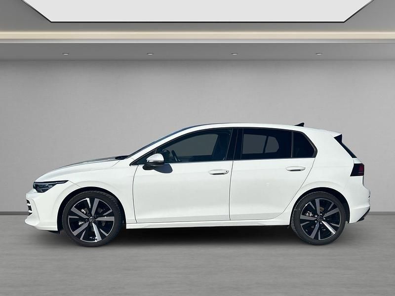 Gebraucht VW Golf VIII Style 150 PS (110 kW) 2025 Schwarz Limousine