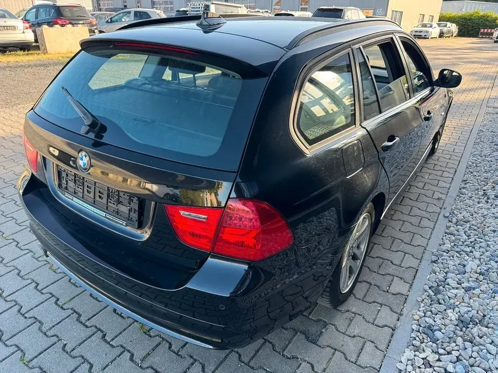 Gebraucht BMW 320 Performance 184 PS (135 kW) 2010 Schwarz ii Kombi