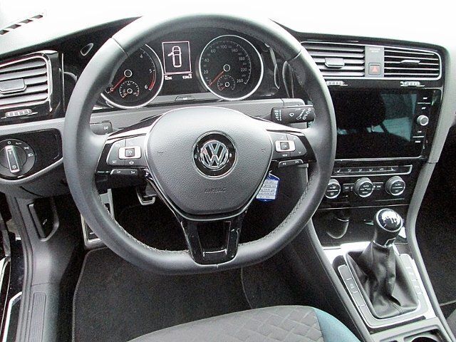 Gebraucht VW Golf VII IQ Drive 150 PS (110 kW) 2019 Schwarz metallic Kombi