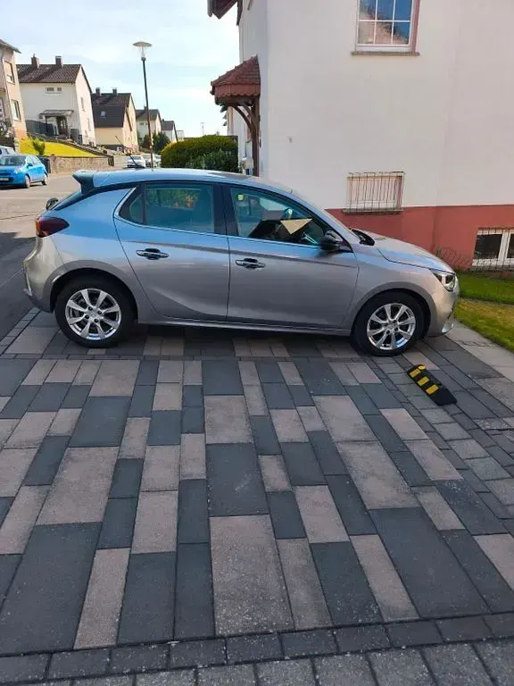 Usata Opel Corsa Elegance 101 CV (74 kW) 2019 Argento Utilitaria