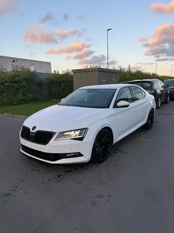 Gebraucht Skoda Superb Style 280 PS (205 kW) 2016 Weiß Limousine