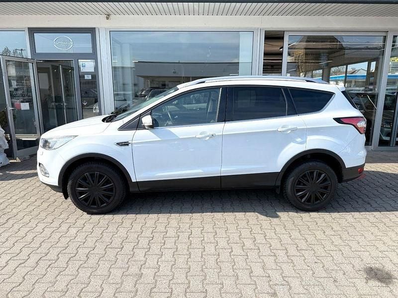 Gebraucht Ford Kuga Trend 120 PS (88 kW) 2018 Weiß SUV