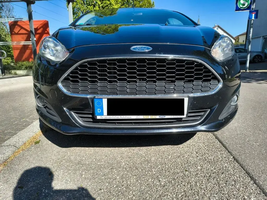 Second-hand Ford Fiesta 101 CP (74 kW) 2017 Negru Hatchback