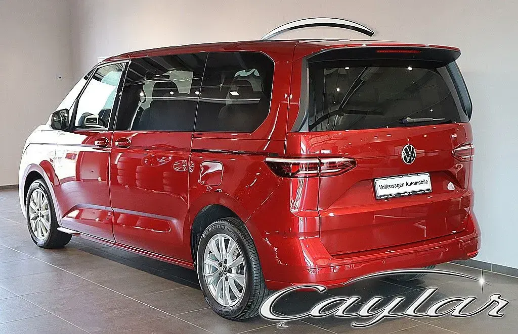 Usata VW Multivan 204 CV (150 kW) 2023 Rosso Monovolume