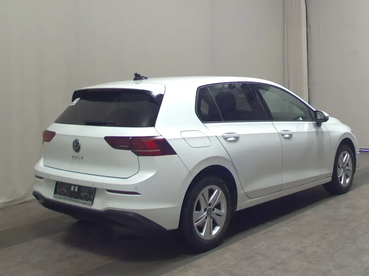 Gebraucht VW Golf VIII Pro 116 PS (85 kW) 2025 Weiss