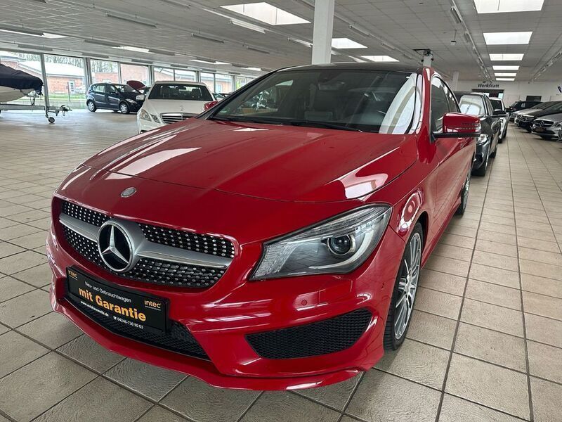 Rot Gebraucht 2015 Mercedes CLA180 AMG line Limousine | 15.990 € (Guter Preis) - Bild 1/4