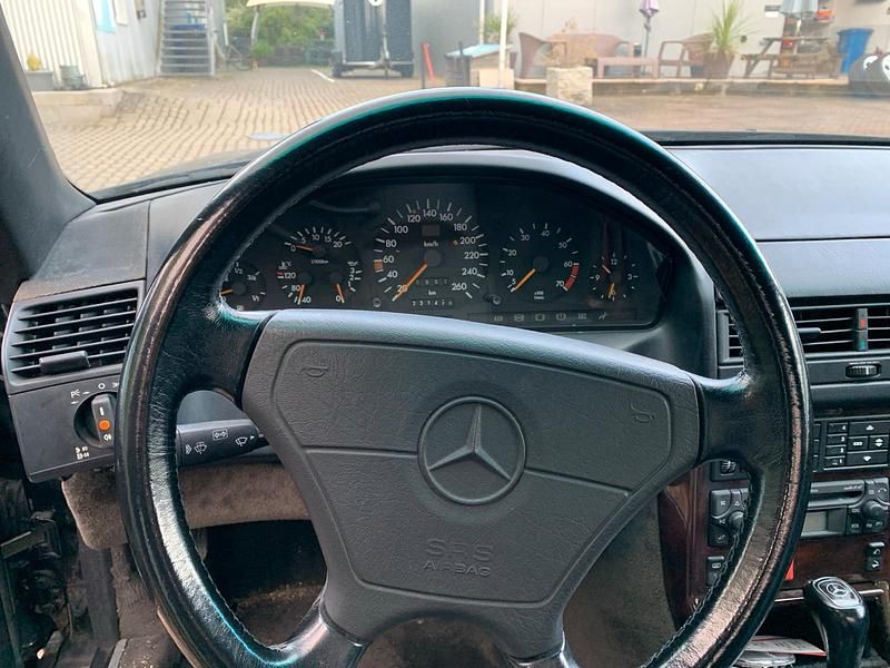 Gebraucht Mercedes SL500 320 PS (235 kW) 1995 Schwarz Cabrio