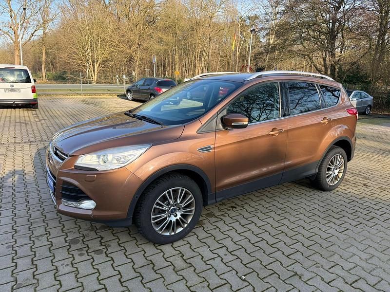 Gebraucht Ford Kuga Titanium 163 PS (119 kW) 2014 Braun SUV