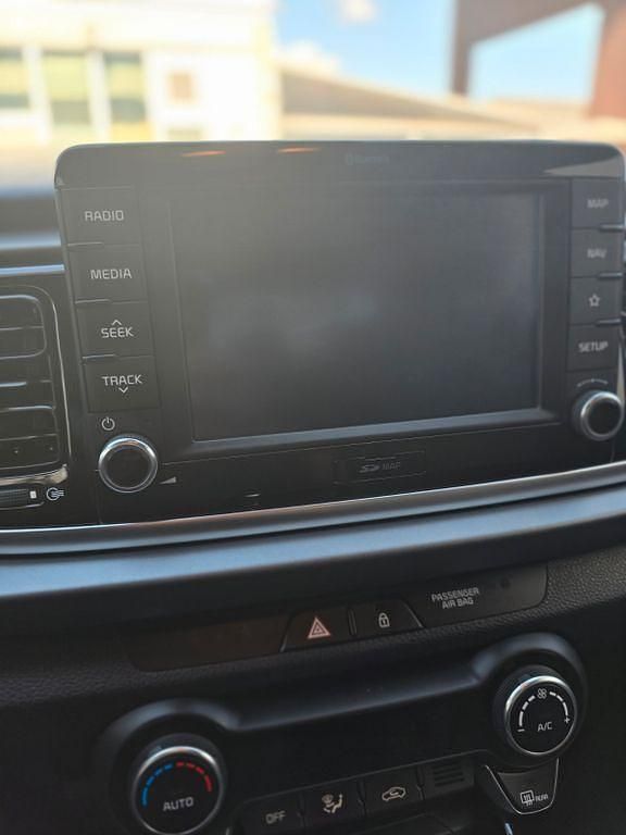 Gebraucht Kia Rio Spirit 99 PS (72 kW) 2017 Weiß Limousine