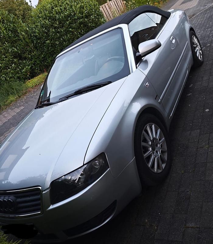 Silber Gebraucht 2004 Audi A4 Cabriolet Comfort Cabrio | 5.200 € - Bild 1/4